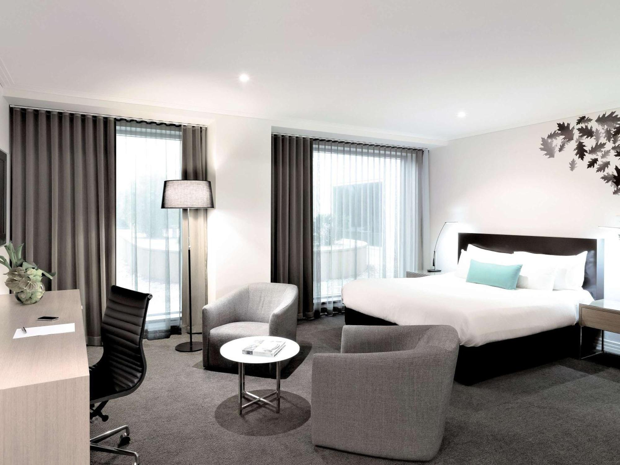 The Como Melbourne Bagian luar foto A room at the hotel