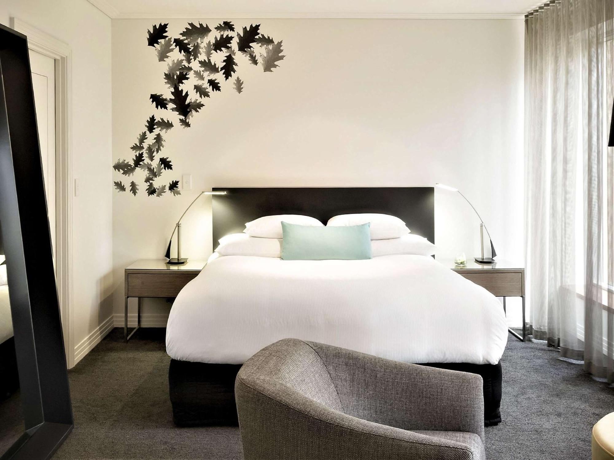 The Como Melbourne Bagian luar foto A bedroom at the Hotel