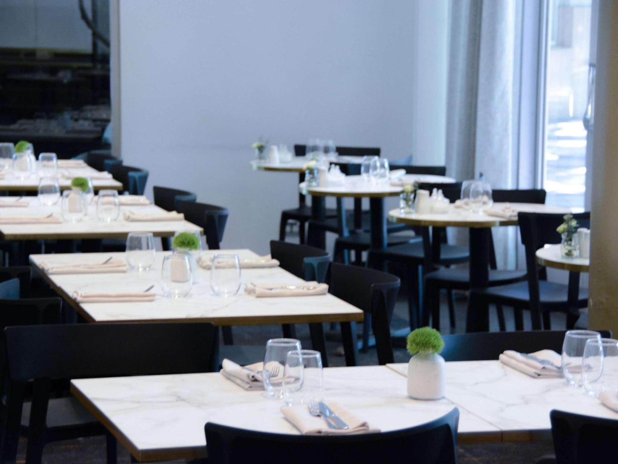 The Como Melbourne Bagian luar foto Interior of the restaurant